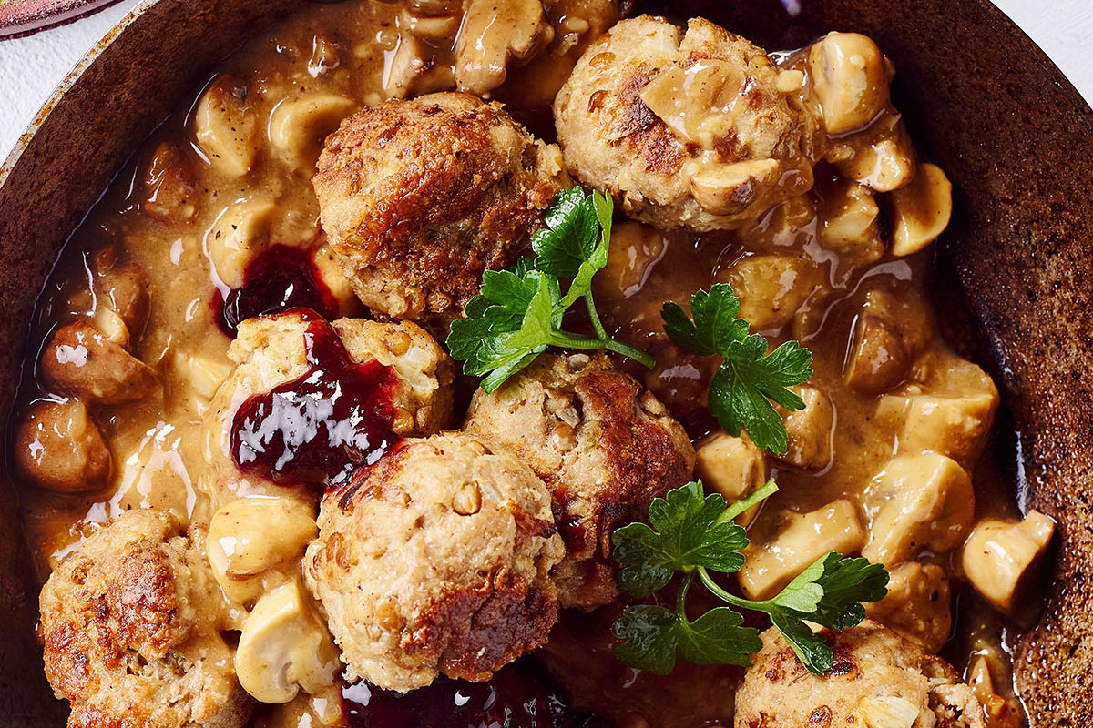 Zweedse linzen-gehaktballetjes met champignonsaus